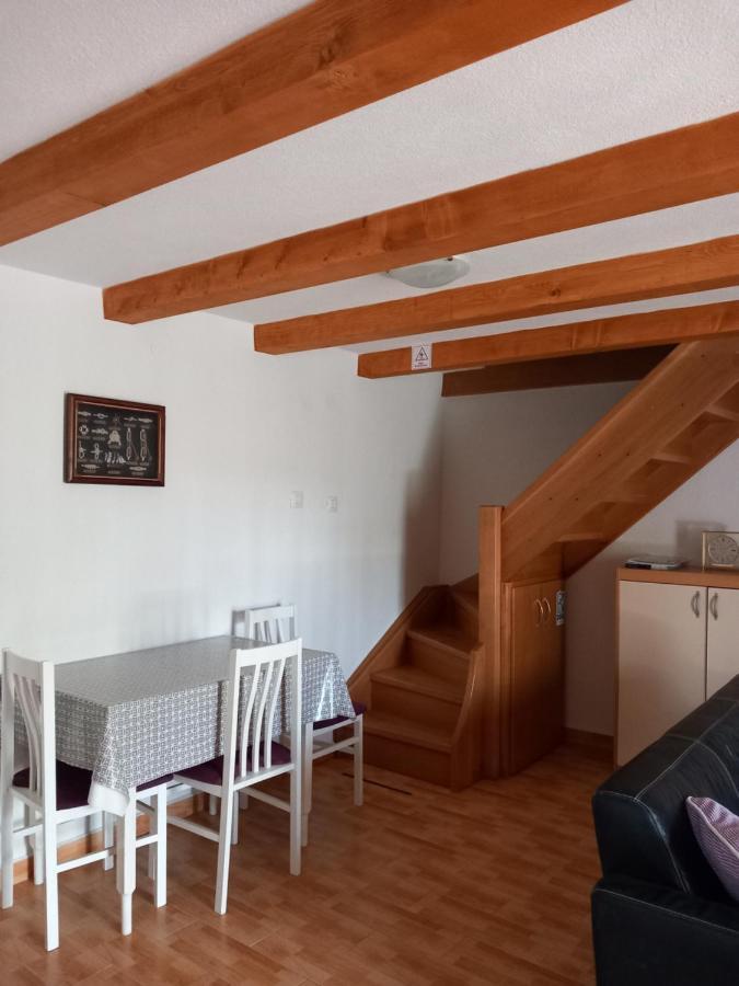 Holiday Home Loznati ツレス エクステリア 写真
