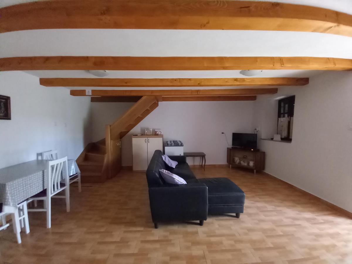 Holiday Home Loznati ツレス エクステリア 写真