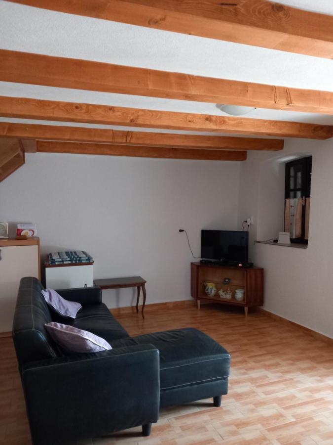 Holiday Home Loznati ツレス エクステリア 写真