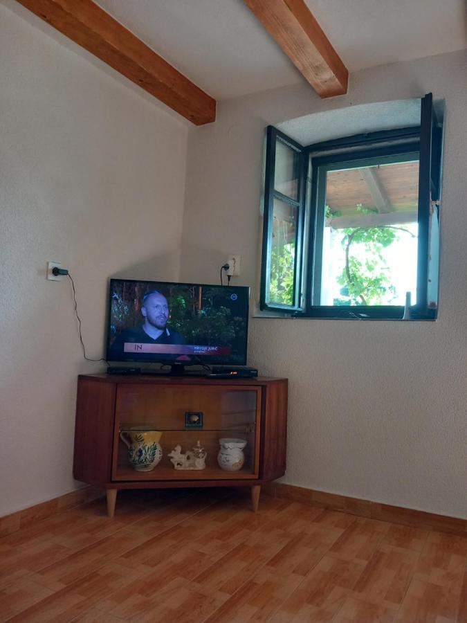 Holiday Home Loznati ツレス エクステリア 写真
