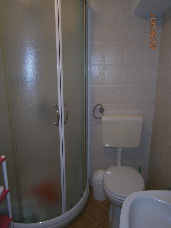 Holiday Home Loznati ツレス エクステリア 写真