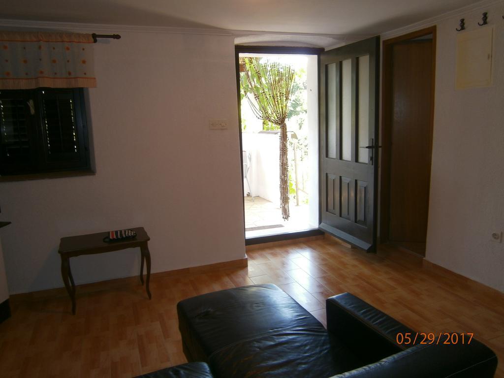 Holiday Home Loznati ツレス エクステリア 写真