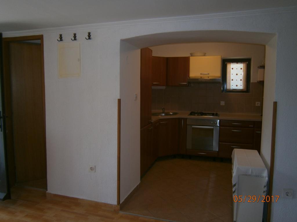 Holiday Home Loznati ツレス エクステリア 写真