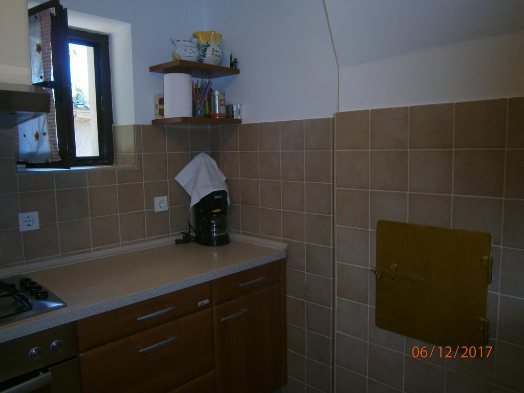 Holiday Home Loznati ツレス エクステリア 写真